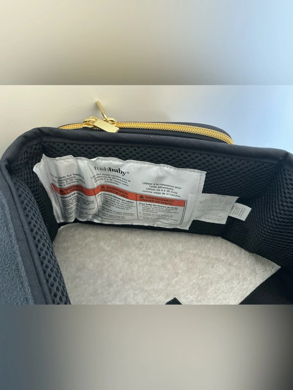 Tushbaby compact black